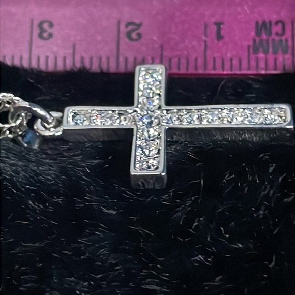 NWOT Western Rhinestone Cross Necklace by MidwestLiving.com - Picture 6 of 7